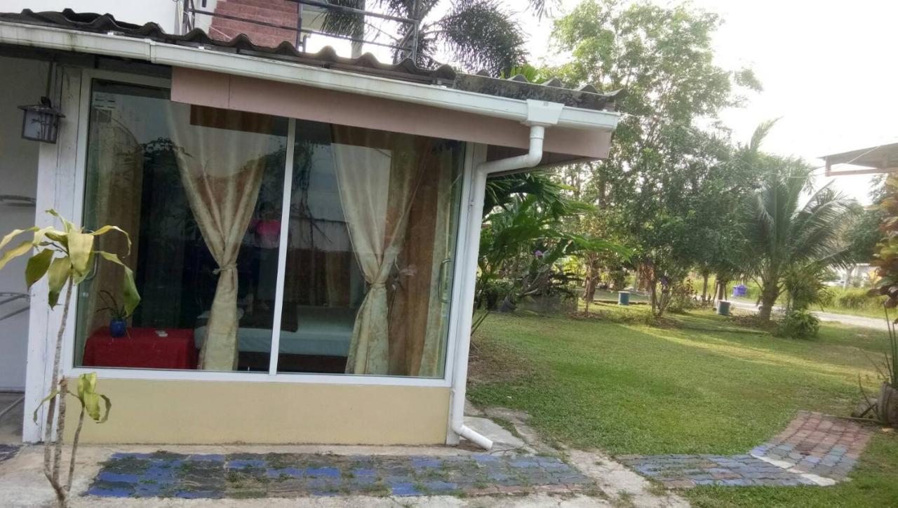 Batikseafood Airport & Room Ban Bo Sai Klang Exterior photo