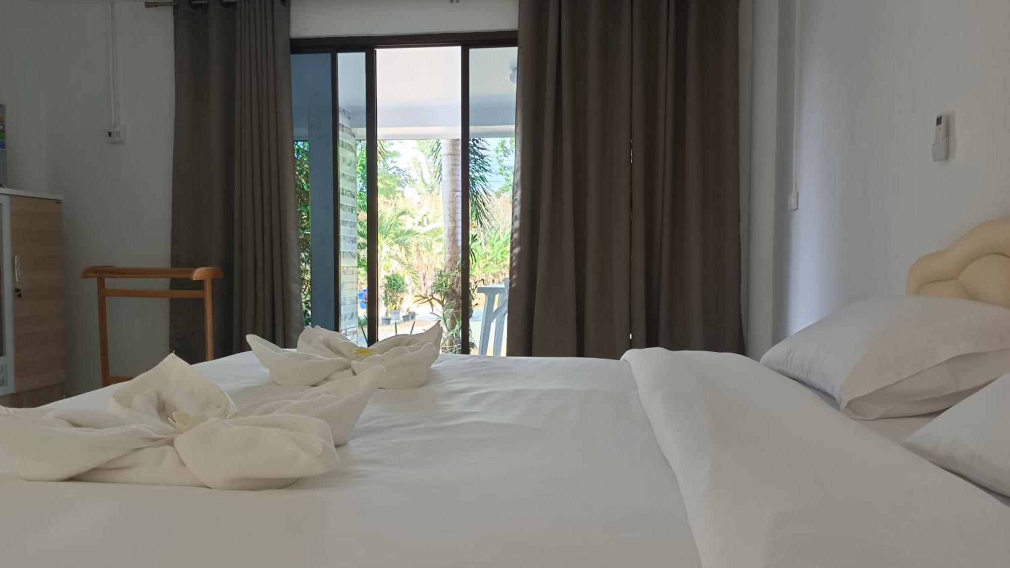 Batikseafood Airport & Room Ban Bo Sai Klang Exterior photo